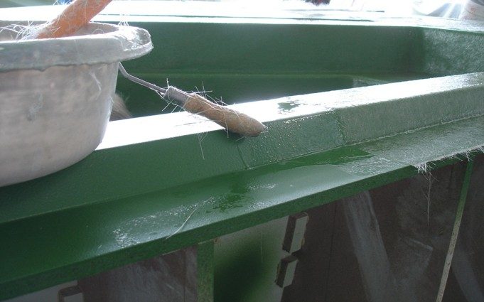 Hand-laminating the mould